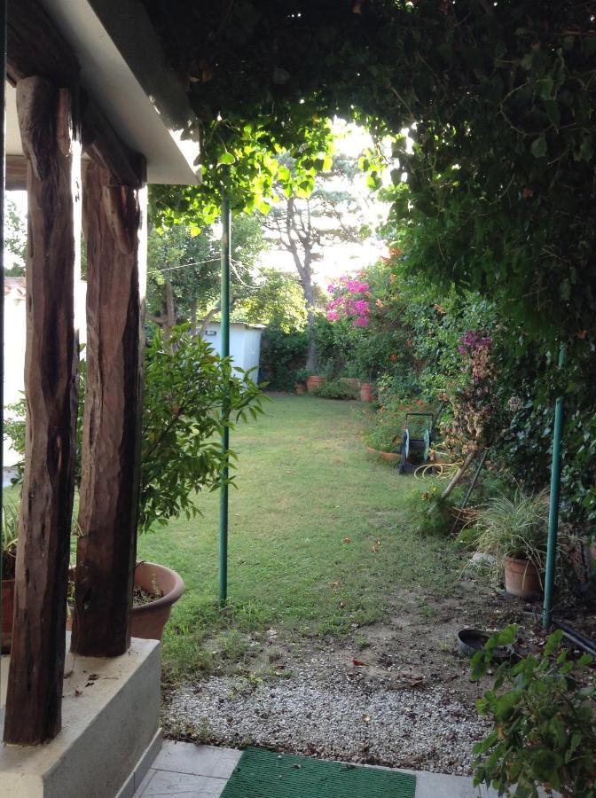 Deliziosa Villa 150 Metri Dal Mare Quartu SantʼElena Dış mekan fotoğraf